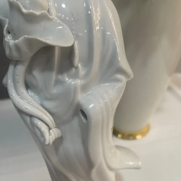 Vintage Blanc de Chine Quan Yin bodhisattva